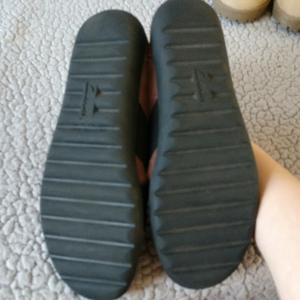 Clarks - Picture 3 of 3